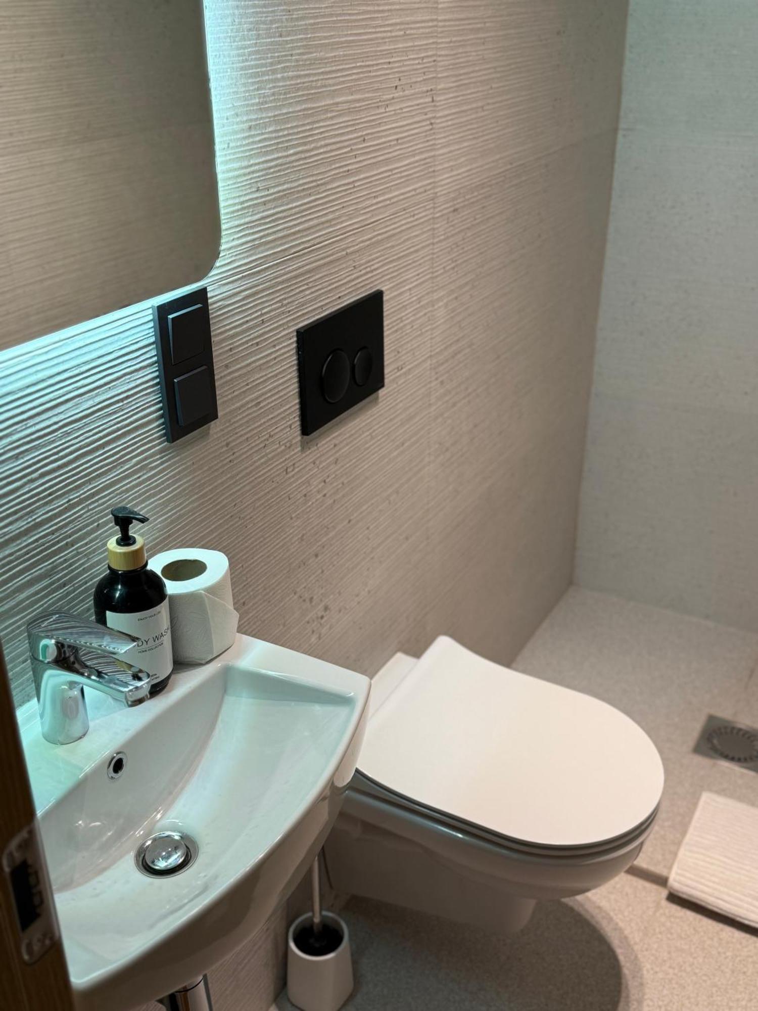 Lovely Two Bedroom In The Old Town Riga Bagian luar foto